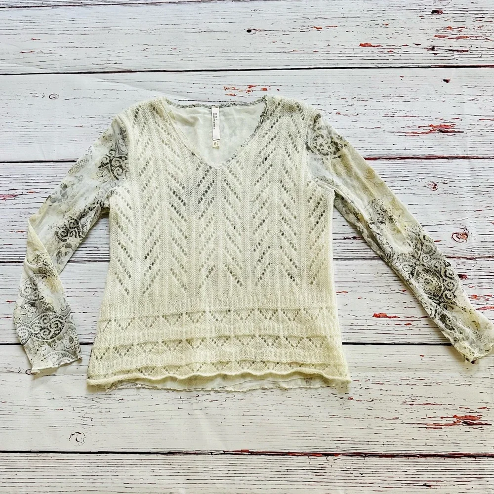 Women’s Gorgeous Cream Lace Knit Sweater! Size S